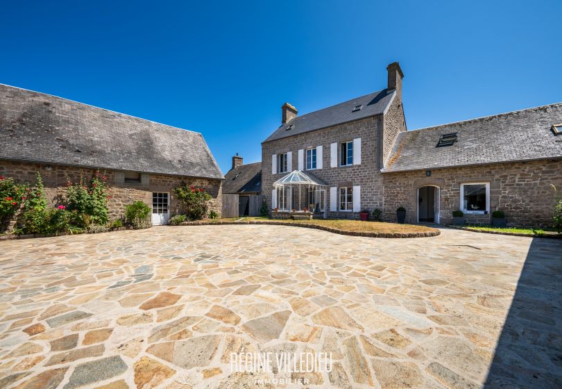 Propriété en pierre avec gîtes