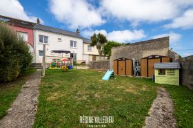 Maison avec terrasse et jardin
