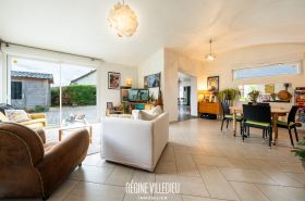 Maison moderne proche de la plage