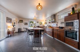 Maison moderne proche de la plage