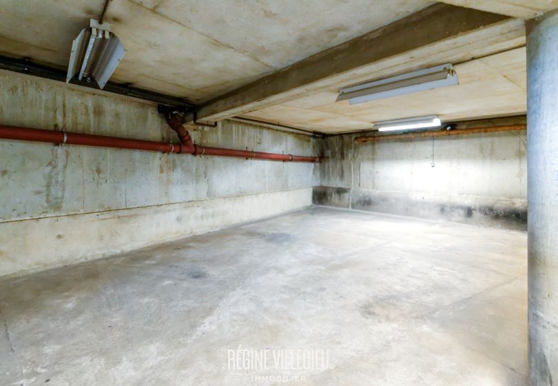 Une place de parking en centre ville