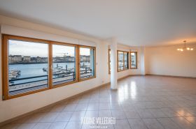 Grand appartement de standing avec vue sur le port