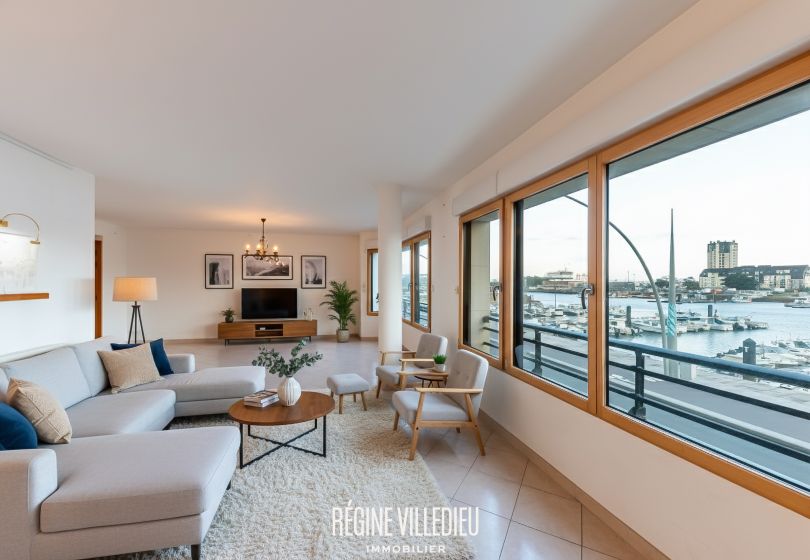 Grand appartement de standing avec vue sur le port