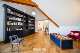 Villa avec piscine et jardin