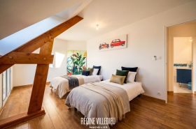 Villa avec piscine et jardin