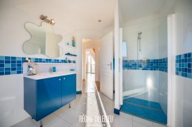 Villa avec piscine et jardin