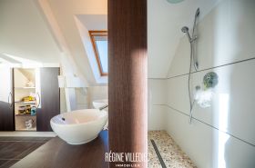 Villa avec piscine et jardin