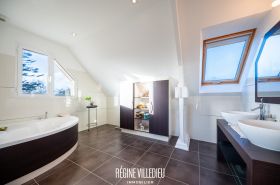 Villa avec piscine et jardin