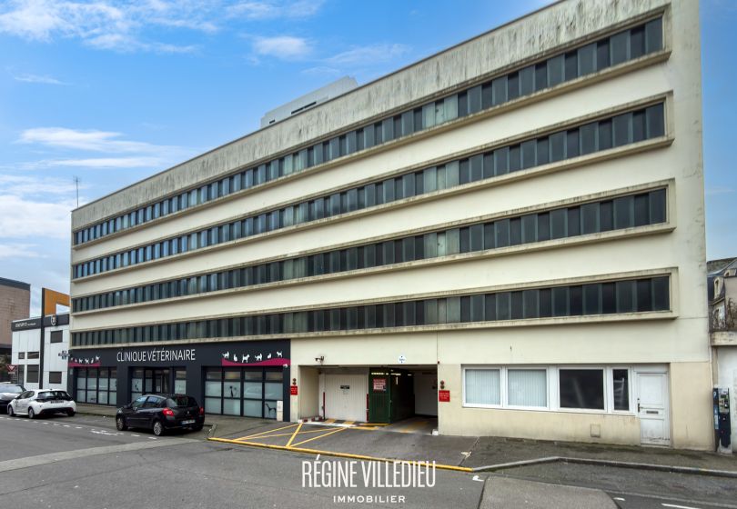 Une place de parking surveillée 24/24