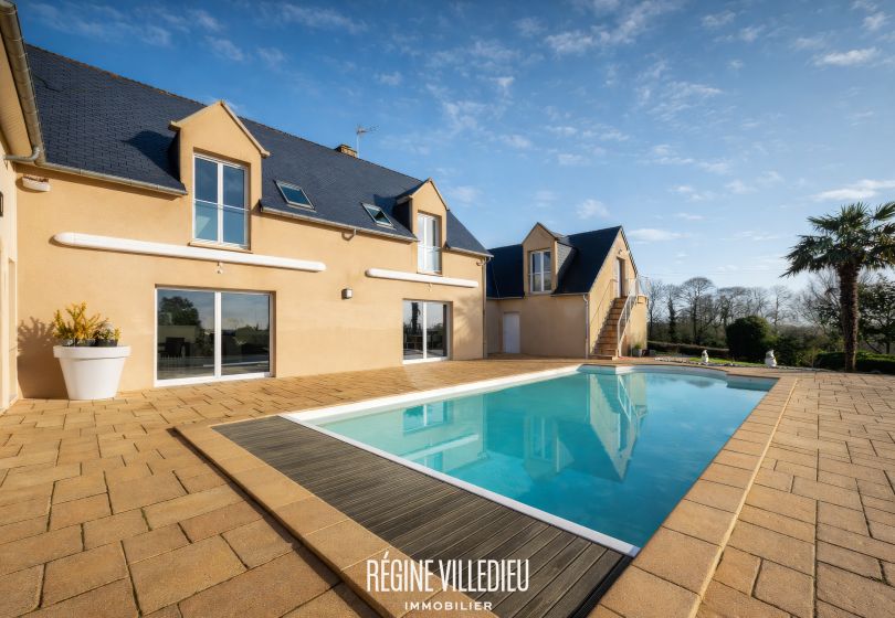 Villa avec piscine et jardin