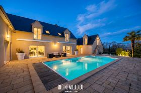 Villa avec piscine et jardin