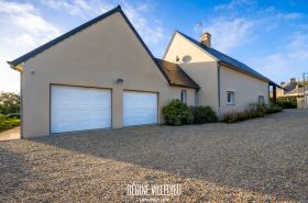 Villa avec piscine et jardin