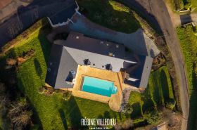 Villa avec piscine et jardin