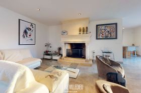 Villa avec piscine et jardin