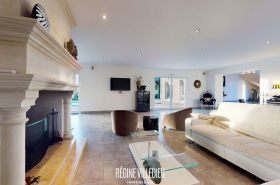 Villa avec piscine et jardin