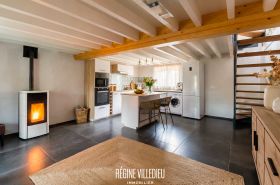 Maison avec jardin sur les hauteurs