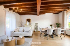 Maison avec jardin sur les hauteurs