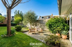 Maison avec jardin sur les hauteurs