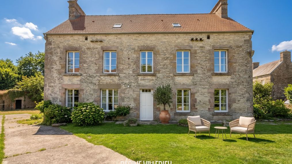 Maison en pierre à rénover Tonneville