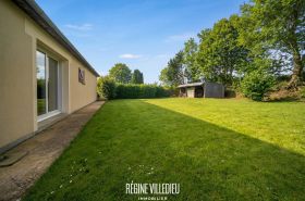 Maison à la campagne avec jardin et garage