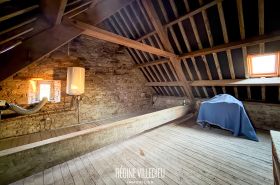 Maison en pierre à rénover Tonneville