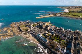 Maison de pêcheur sur le port de Barfleur
