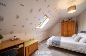 Maison à la campagne avec jardin et garage