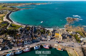 Maison de pêcheur sur le port de Barfleur