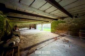 Maison en pierre à rénover Tonneville