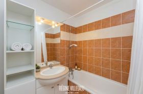 Appartement en résidence avec balcon et parking