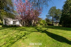 Maison d&rsquo;architecte avec jardin et garage