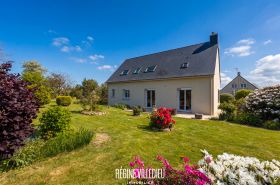Maison familiale avec jardin et double garage