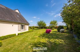 Maison familiale avec jardin et double garage
