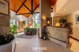Maison d&rsquo;architecte avec jardin et garage