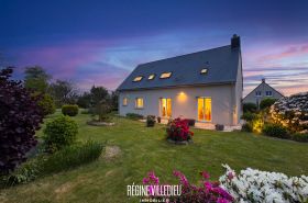 Maison familiale avec jardin et double garage