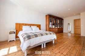 Grande maison bourgeoise rénovée avec jardin