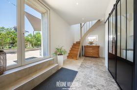 Grande maison bourgeoise rénovée avec jardin