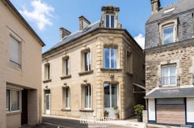 Grande maison bourgeoise rénovée avec jardin
