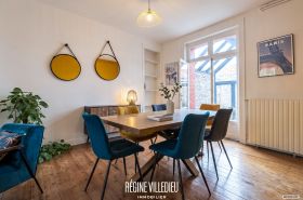 Maison de ville rénovée avec petit extérieur