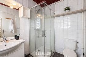 Maison de ville rénovée avec petit extérieur