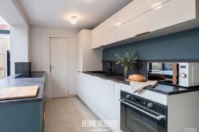 Maison de ville rénovée avec petit extérieur
