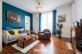 Maison de ville rénovée avec petit extérieur