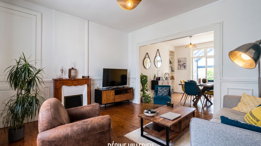 Maison de ville rénovée avec petit extérieur