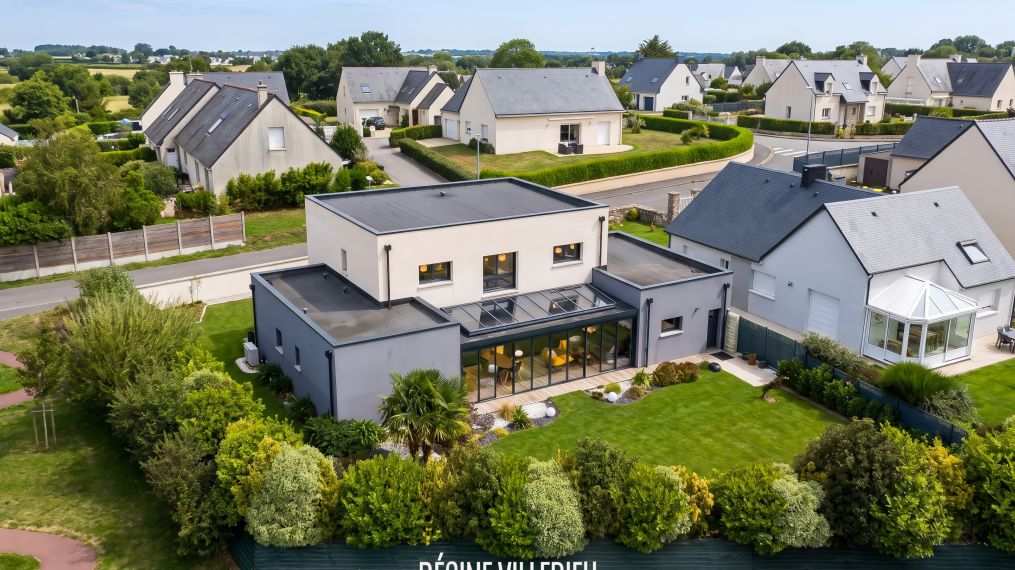 Grande maison avec garage à 5 minutes de Sciotot