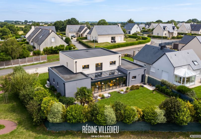 Grande maison avec garage à 5 minutes de Sciotot