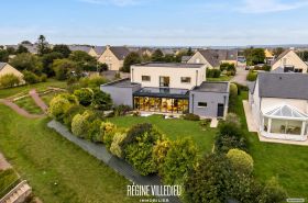 Grande maison avec garage à 5 minutes de Sciotot