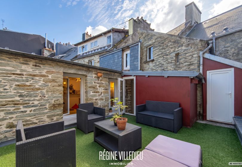 Hyper-centre: Maison d&rsquo;habitation, activité pro et/ou locative