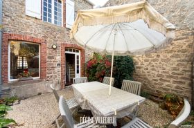 Maison de pêcheur avec terrasse proche du port de Barfleur